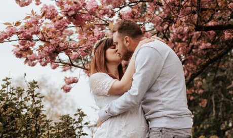 Photographe Besançon séance photo grossesse grossesse bohème en couple à Besançon