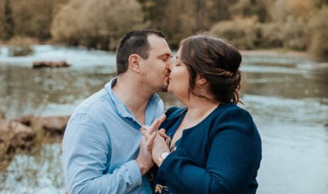 Photographe professionnelle shooting photo couple à Besançon