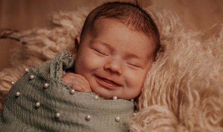 Photographe Besançon séance naissance