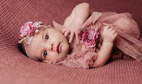 Photographe pour séance photo de naissance en studio à Besançon