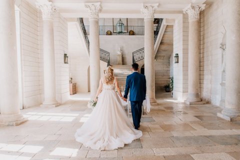 Photographe professionnelle shooting mariage au château de Moncley près de Besançon