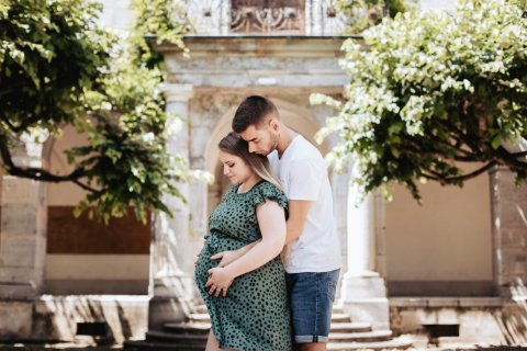 Photographe professionnelle shooting grossesse à Besançon