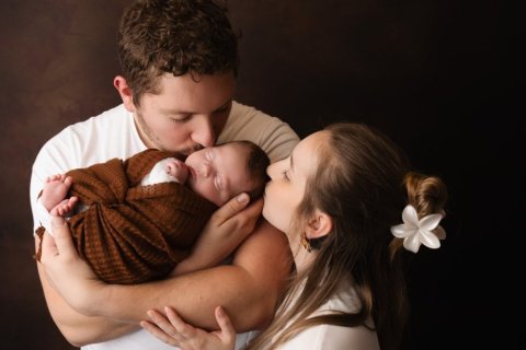 Photographe pour shooting photo naissance en famille à Besançon