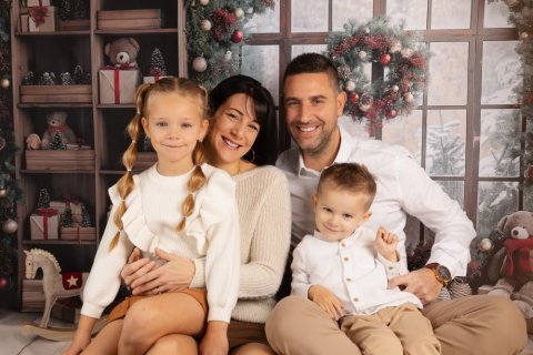 Photographe professionnelle shooting famille en studio à Besançon