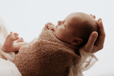 Photographe professionnelle Pack maternité votre shooting grossesse et votre shooting naissance à Besançon
