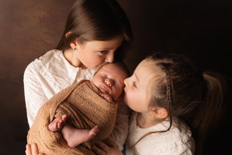 Shooting naissance en famille en studio en Franche-Comté