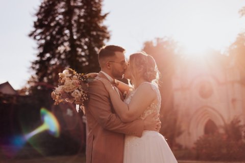 Photographe professionnelle de mariage au Château de Clairvans dans le Jura
