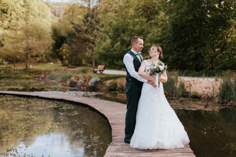 Photographe professionnelle de mariage au Moulin de la Mangue en Franche-Comté