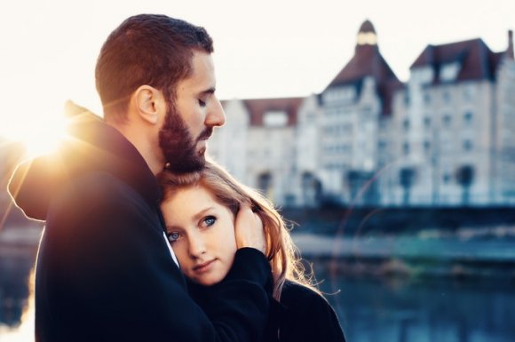 Faire une séance photo en couple dans la nature avec une photographe professionnelle Besançon