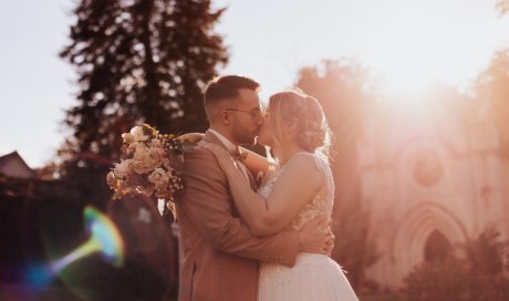 Photographe professionnelle de mariage au Château de Clairvans dans le Jura