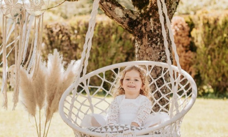 Photographe professionnelle shooting mère et fille à Besançon