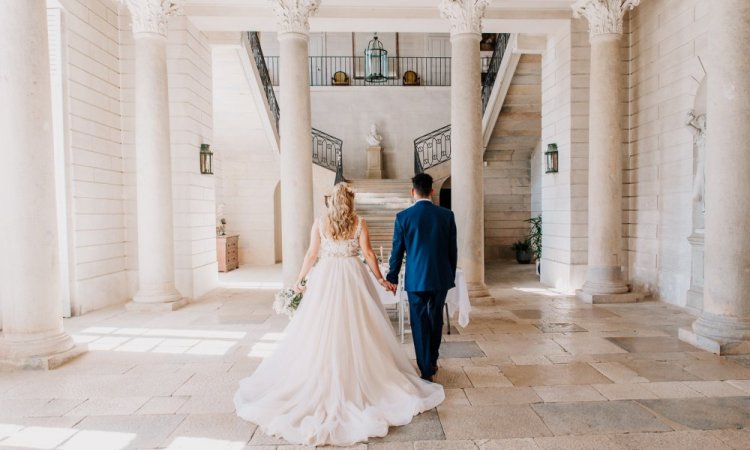 Photographe professionnelle shooting mariage au château de Moncley près de Besançon