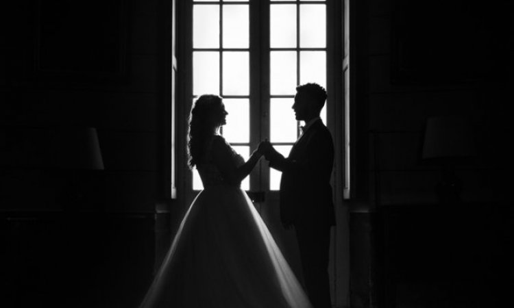 Photographe professionnelle shooting mariage au château de Moncley près de Besançon