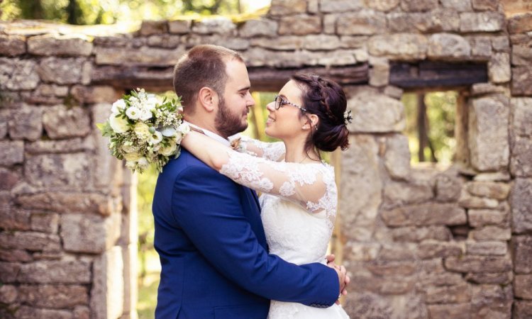 Photographe professionnelle reportage mariage à Saône près de Besançon