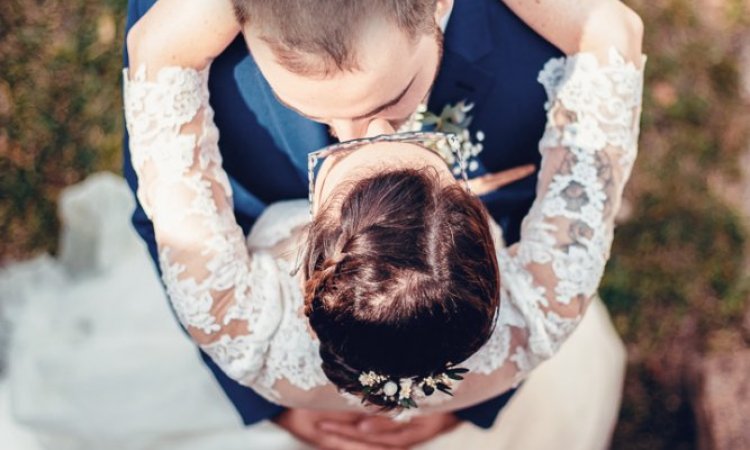 Photographe professionnelle reportage mariage à Saône près de Besançon