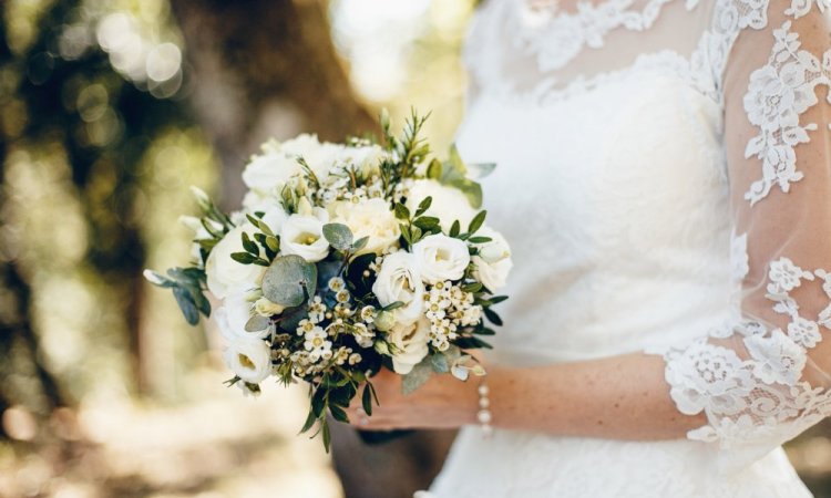 Photographe professionnelle reportage mariage à Saône près de Besançon