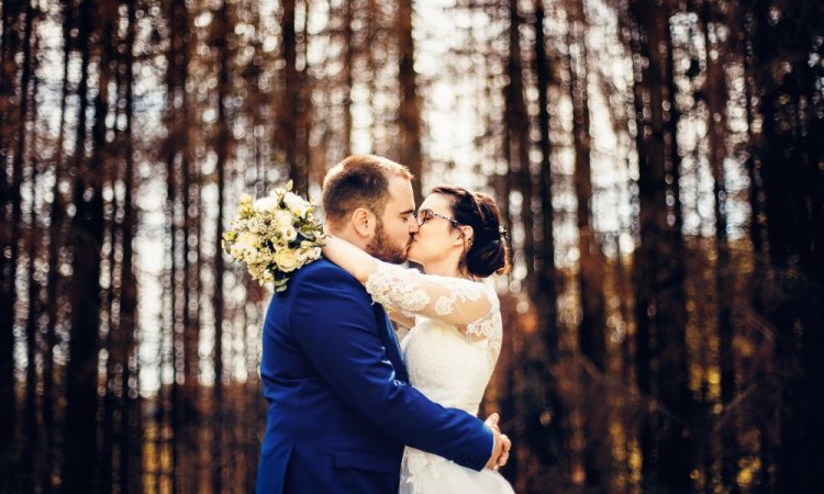 Photographe professionnelle reportage mariage à Saône près de Besançon