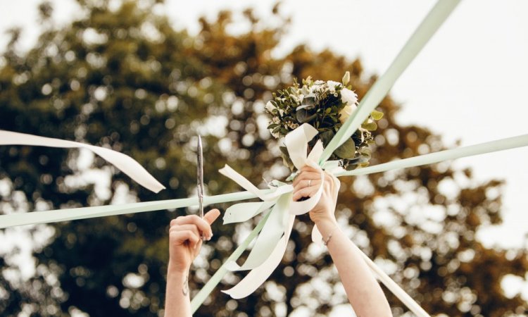 Photographe professionnelle reportage mariage à Saône près de Besançon