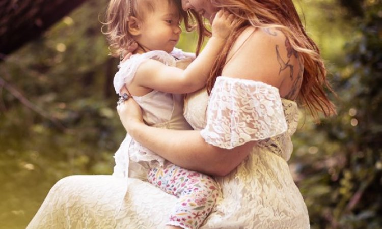 Photographe professionnelle shooting mère et fille à Besançon