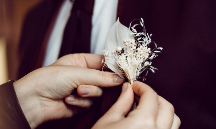 Photographe professionnelle photos de mariage hivernal à l'Espace Beltane à Amondans