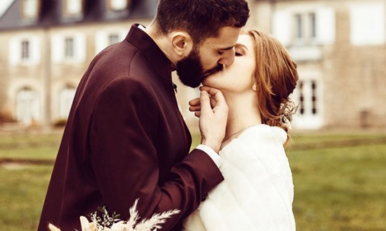 Photographe professionnelle photos de mariage hivernal à l'Espace Beltane à Amondans