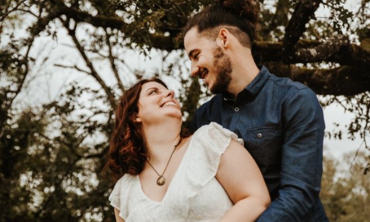 Photographe professionnelle séance photo couple à Besançon 