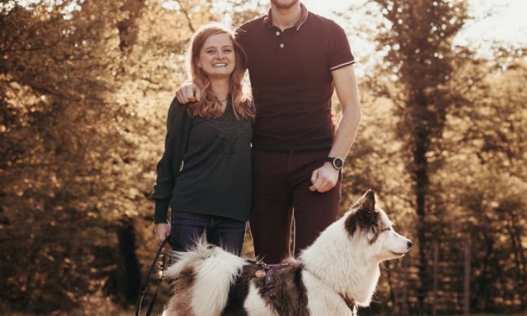 Photographe professionnelle séance photo animaux de compagnie en famille à Besançon