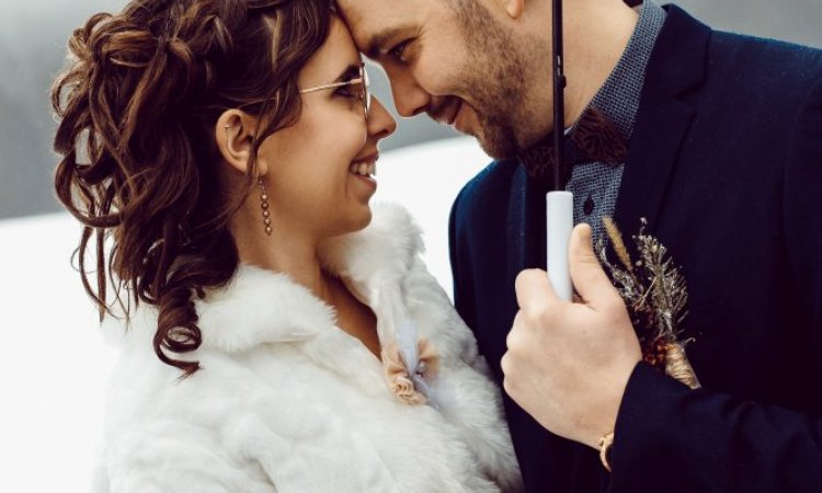 Photographe professionnelle mariage d'hiver dans le Jura