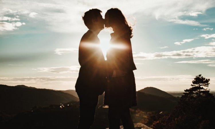 Séance photo couple avec une photographe professionnelle à Besançon