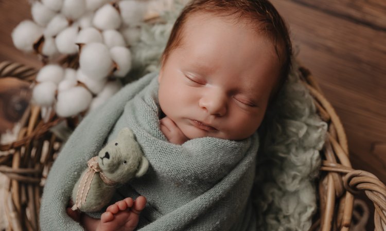 Photographe pour shooting naissance en studio à Besançon