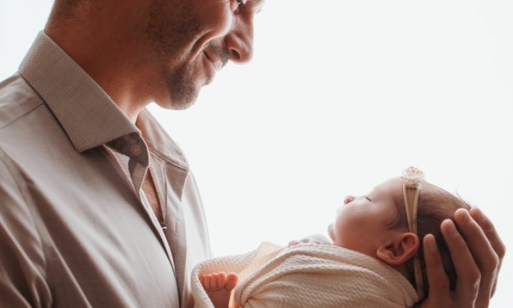 Photographe pour shooting photo naissance en famille à Besançon