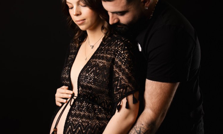 Photographe pour shooting grossesse en couple à Besançon