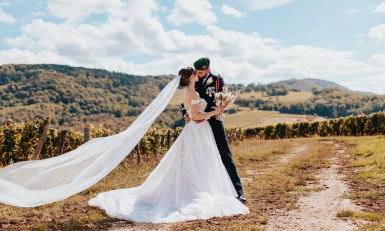 Photographe professionnelle de mariage au Domaine du Moulin de Jeanne à Courlaoux dans le Jura