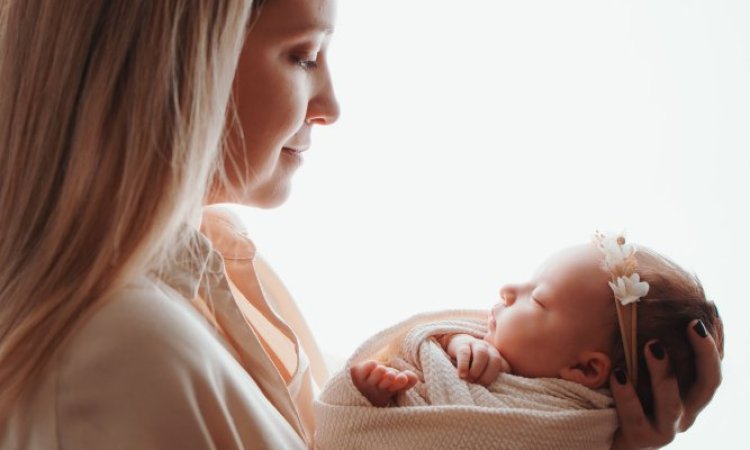 Shooting Grossesse Et Naissance À Besançon