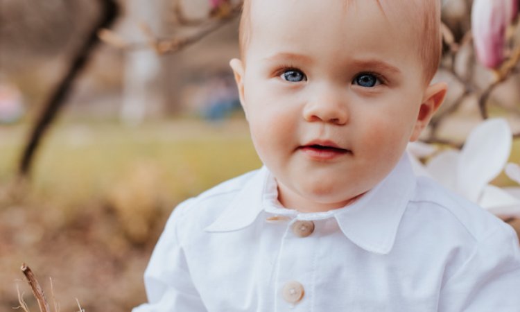 Photographe à Besançon : Shooting Maman et Bébé au Printemps