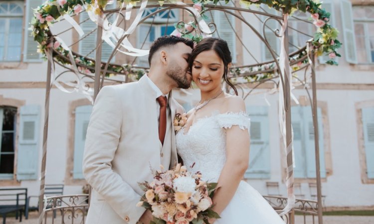 Photographe professionnelle de mariage au Domaine du château Fleuri à Vesoul