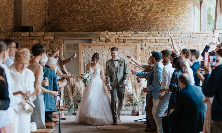 Photographe professionnelle mariage au domaine de Bersaillin dans le Jura