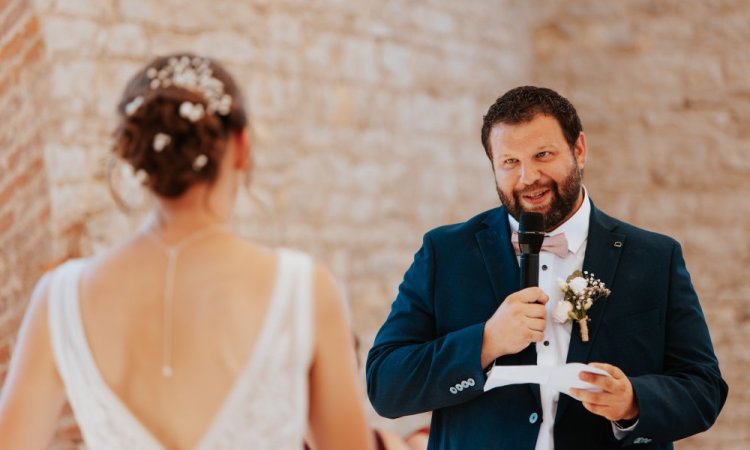 Photographe de mariage professionnelle – Mariage aux Forges de Fraisans près de Besançon
