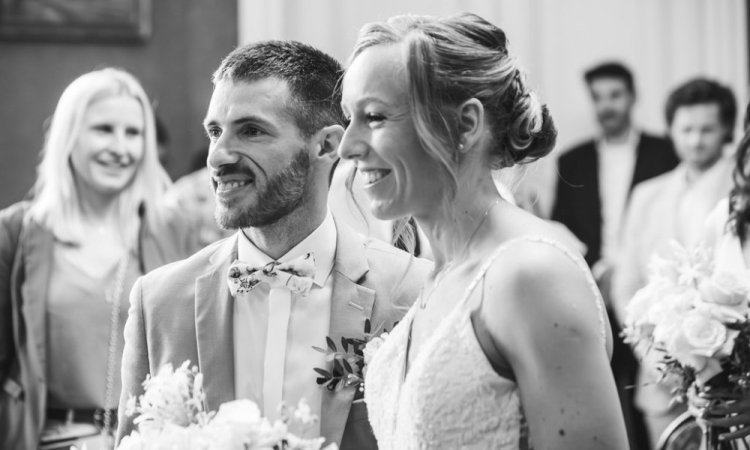 Photographe Professionnelle Spécialisée dans le Mariage – Reportage en Mairie – Franche-Comté