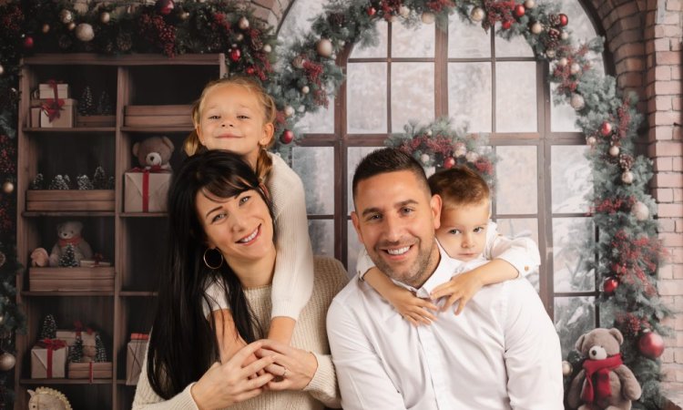 Photographe professionnelle shooting famille en studio à Besançon