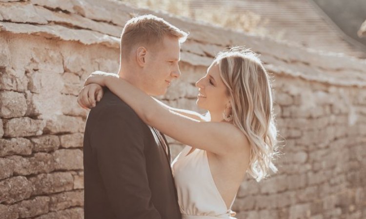 Photographe professionnelle pour séance photo couple à Ornans en Franche Comté