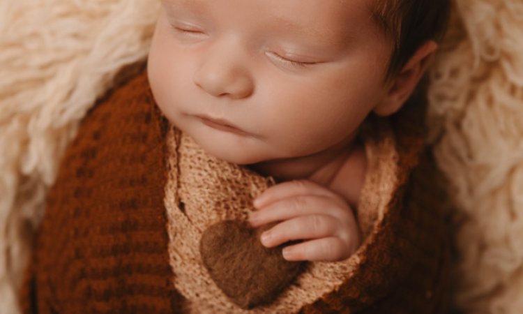 Photographe pour shooting naissance en studio à Besançon