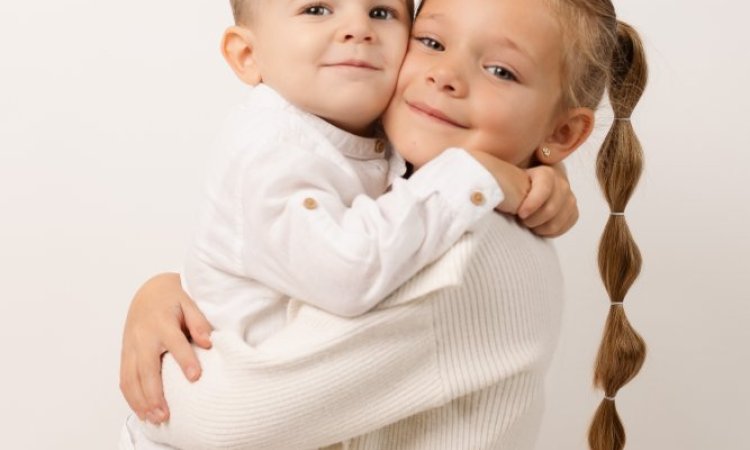 Photographe professionnelle shooting famille en studio à Besançon