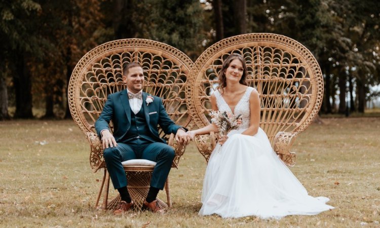 Photographe professionnelle de mariage avec cérémonie laïque à Besançon