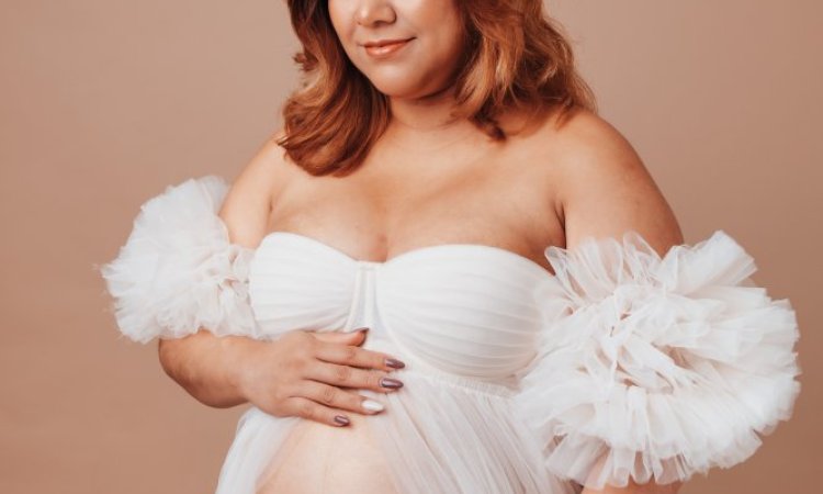 Photographe professionnelle shooting photo grossesse en couple à Besançon