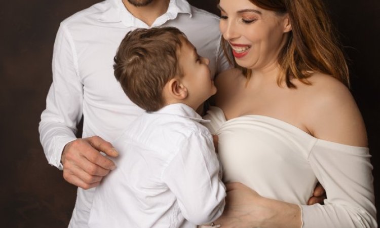Photographe professionnelle Pack maternité votre shooting grossesse et votre shooting naissance à Besançon