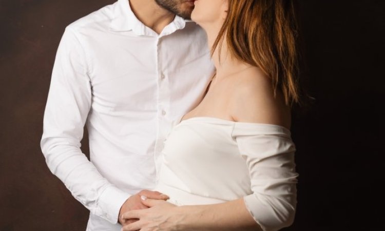Photographe professionnelle Pack maternité votre shooting grossesse et votre shooting naissance à Besançon