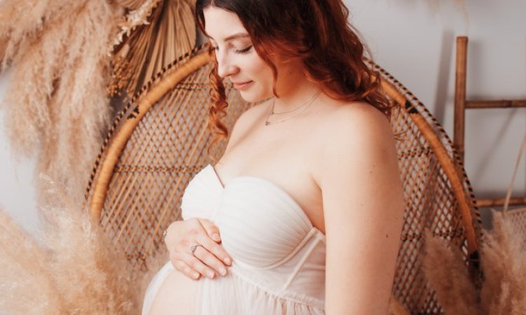 Photographe pour shooting photo grossesse artistique à Besançon