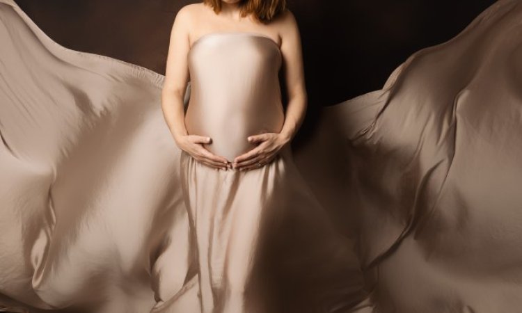 Photographe professionnelle Pack maternité votre shooting grossesse et votre shooting naissance à Besançon
