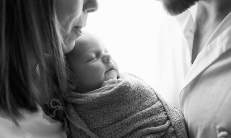 Photographe professionnelle Pack maternité votre shooting grossesse et votre shooting naissance à Besançon